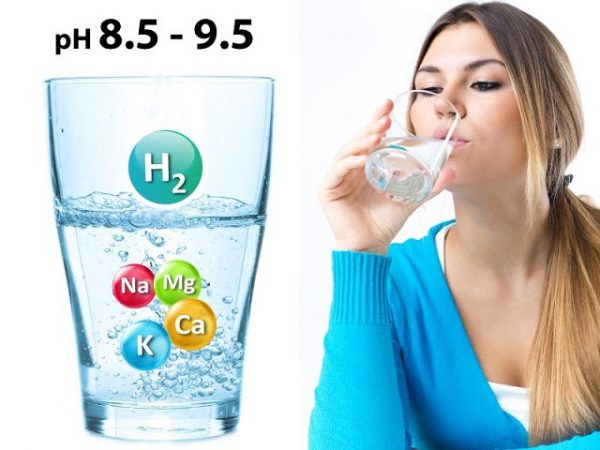 ly nước ion kiềm chứa vi khoáng và hydro
